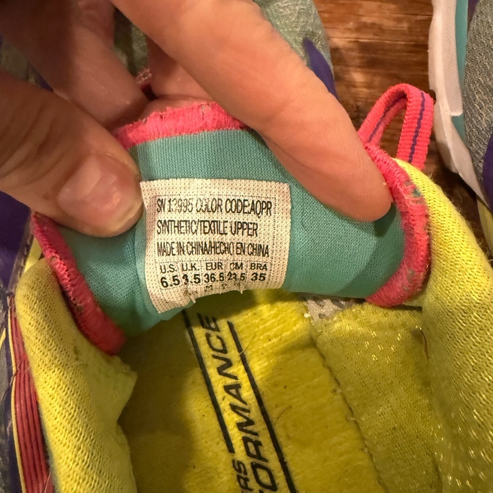 🔥 Closet Sale — 3 for $25 / 5 for $40 - Skechers Girls Sneakers Size 6.5 - Picture 5 of 5